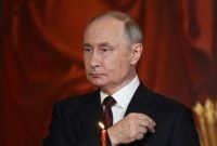 Presiden Rusia Vladimir Putin menerima Sekretaris Dewan Keamanan Nasional Tertinggi Iran, Ali Larijani, di Kremlin, Moskow.