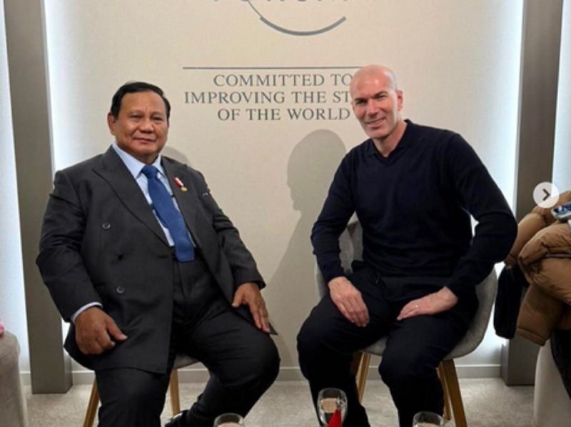 Presiden Indonesia berbincang santai dengan legenda sepak bola Prancis di sela World Economic Forum (WEF) 2026 di Davos, Swiss.