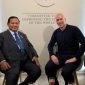 Presiden Indonesia berbincang santai dengan legenda sepak bola Prancis di sela World Economic Forum (WEF) 2026 di Davos, Swiss.