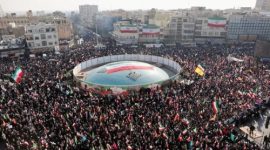 Aksi pro-pemerintah digelar di Teheran sebagai tandingan demonstrasi antipemerintah (REUTERS/Stringer).