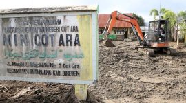 Pembersihan sisa bencana di Aceh (Foto: ANTARA FOTO/Irwansyah Putra)