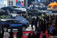 Pajak mobil baru pada 2026 mencapai sekitar 40 persen dari harga jual dan memengaruhi minat beli konsumen.
