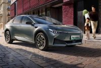 Toyota bZ3 Smart Home Edition tampil sebagai sedan listrik dengan desain hiu martil dan teknologi ADAS canggih.