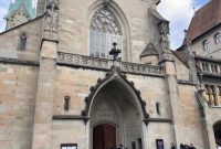 Saint-Pierre Cathedral di Old Town Geneva menjadi ikon wisata religi Swiss sekaligus saksi sejarah Reformasi Protestan abad ke-16.