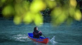 Keindahan Pulau Maratua di Kabupaten Berau menampilkan laut biru jernih dan hamparan terumbu karang yang memikat wisatawan.