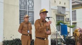 Sekda Alpian memimpin apel gabungan ASN.