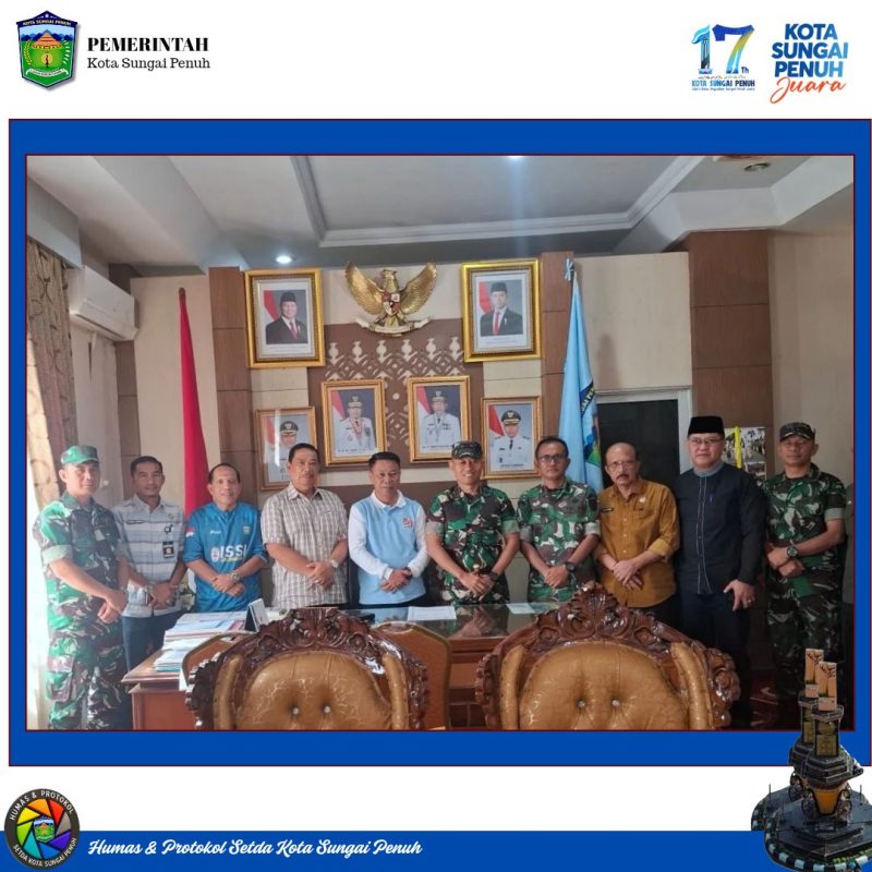 Sekda Alpian menyambut Komandan Kodim 0417/Kerinci dalam kunjungan silaturahmi untuk membahas percepatan pembangunan Gerai Koperasi Merah Putih di Kota Sungai Penuh.