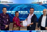 Kadis Kominfo Sungai Penuh, H. Josrizal Helman, saat mengikuti audiensi resmi bersama Diskominfo Provinsi Jambi ke Komdigi RI, membahas percepatan akses internet desa.