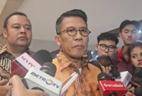 Mukhammad Misbakhun menanggapi transisi kepemimpinan OJK di Jakarta.