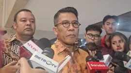 Mukhammad Misbakhun menanggapi transisi kepemimpinan OJK di Jakarta.