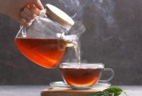 Berbagai minuman herbal seperti kunyit, jahe, teh hijau, dan teh tulsi bisa membantu membersihkan ginjal secara alami