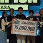 Tim Lelesasa berpose usai dinobatkan sebagai juara Garena Game Jam 3 yang digelar pada 6–8 Februari 2026.