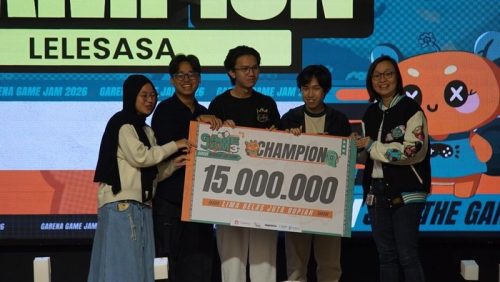 Tim Lelesasa berpose usai dinobatkan sebagai juara Garena Game Jam 3 yang digelar pada 6–8 Februari 2026.