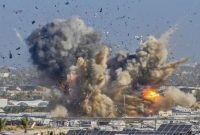 Ledakan akibat serangan udara Israel membumbung di Jalur Gaza, Palestina, di tengah gencatan senjata yang masih berlaku.