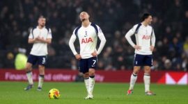 Pemain Tottenham Hotspur sedang berlatih menjelang laga Liga Inggris menghadapi ancaman degradasi.
