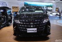 Toyota Alphard XE hadir sebagai varian paling terjangkau di lini Alphard