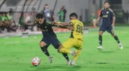 PSM Makassar menghadapi Semen Padang di Stadion Gelora BJ Habibie saat laga berakhir imbang 0-0.