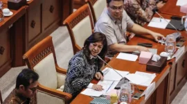 Menteri Komdigi Meutya Hafid membahas program kerja dengan Komisi 1 DPR. Sumber: ANTARA FOTO / Asprilla Dwi Adha