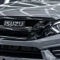 Isuzu Panther Mini 2026 hadir dengan desain modern, kabin luas 9 penumpang, dan mesin diesel turbo irit bahan bakar.