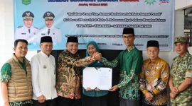 Suasana penandatanganan kesepakatan bersama antara Pemerintah Kota Sungai Penuh dan Muhammadiyah terkait pengelolaan Rumah Singgah Lansia Juara ( foto Humas Pemkot)