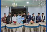 Pemerintah Kota Sungai Penuh menyerahkan bantuan untuk panitia Sholat Idul Fitri, Rabu (18/03).