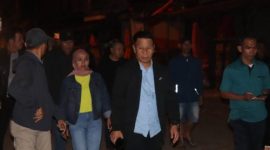 Sekda Alpian meninjau penataan Pasar Tanjung Bajure.