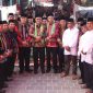 Wali Kota Sungai Penuh, Alfin, S.H., bersama Wakil Wali Kota Azhar Hamzah disambut hangat warga saat menghadiri Halal Bihalal di Luhah Rio Singaro, Pondok Tinggi, Kamis (26/3).