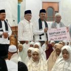 Wabup Murison menyerahkan santunan dan CSR di Semerap.( foto Kerinci satu)