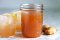 Pilihan minuman alami seperti air putih, teh hijau, dan wedang jahe dapat membantu meredakan gejala saraf kejepit