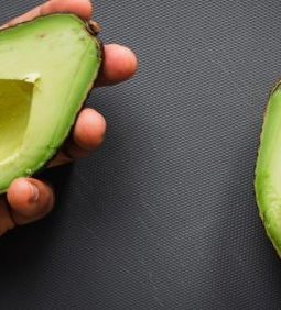 Manfaat Alpukat dan Risiko Konsumsi Berlebihan bagi Tubuh
