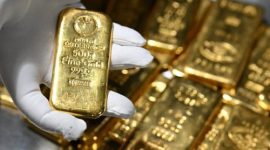 Pergerakan harga emas dunia menunjukkan tren penurunan tajam dalam sepekan terakhir.