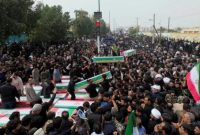 Pemakaman korban serangan AS-Israel di Iran (dok. via REUTERS/Amirhossein Khorgooei)