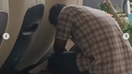 Penjaga kursi pijat di stasiun Gubeng Surabaya menangis dituduh mencuri gelang emas milik ibu-ibu (tangkapan layar)