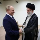 Vladimir Putin mengecam keras pembunuhan Ayatollah Ali Khamenei dalam serangan militer AS dan Israel serta menyampaikan belasungkawa kepada Iran.