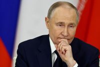 Putin bahas serangan Israel-AS ke Iran dalam rapat Dewan Keamanan Rusia.(REUTERS/Evgenia Novozhenina)