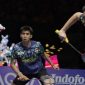 Sabar/Reza mengembalikan kok saat menghadapi Christo Popov/Toma Junior Popov pada babak 32 besar All England 2026 di Utilita Arena Birmingham, Rabu (4/3).