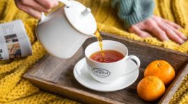 Teh hitam menjadi alternatif minuman berkafein yang membantu meningkatkan energi dan fokus secara lebih stabil.