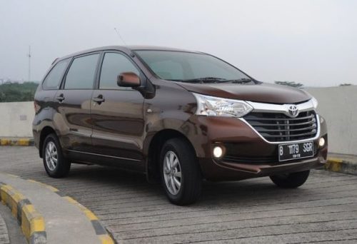 Toyota Avanza bekas keluaran 2015–2016 masih diminati karena mesin tangguh dan biaya perawatan yang terjangkau.
