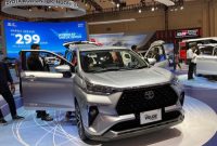 Toyota menawarkan Veloz Hybrid dengan harga promo Rp 303 juta dan skema kredit cicilan mulai Rp 1 jutaan per bulan dengan uang muka besar.