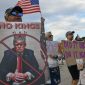 Pendukung Donald Trump dan demonstran bentrok di Florida.