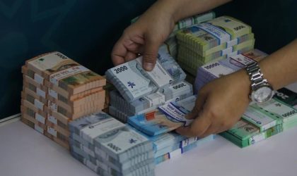 Ilustrasi berbagai uang rupiah lama yang telah dicabut dari peredaran