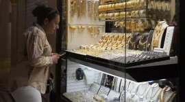 Harga emas perhiasan di sejumlah penyedia terpantau stabil pada 26 April 2026