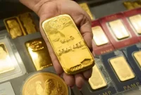 Emas batangan menjadi instrumen investasi yang nilainya dipengaruhi kondisi pasar global.