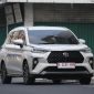 Posisi baterai hybrid New Veloz yang terletak di bawah jok penumpang depan dengan sistem pendingin udara.