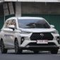 Posisi baterai hybrid New Veloz yang terletak di bawah jok penumpang depan dengan sistem pendingin udara.