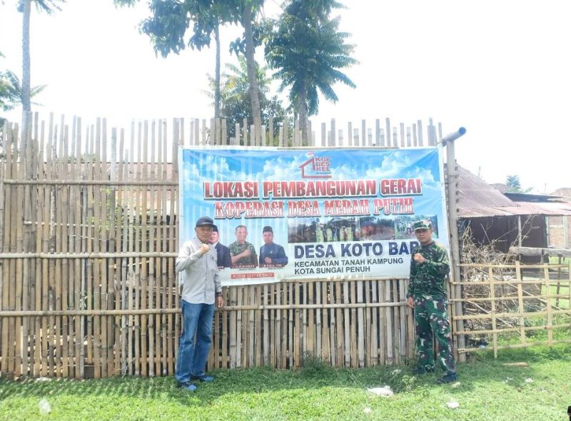 Azhar Hamzah meninjau pembangunan gerai Merah Putih di Koto Baru
