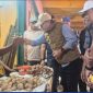 Wali Kota Sungai Penuh, Alfin, S.H., meninjau kondisi Pasar Tanjung Bajure pasca penataan sambil berdialog dengan pedagang dan pengunjung untuk memastikan pasar berjalan tertib, bersih, dan nyaman.