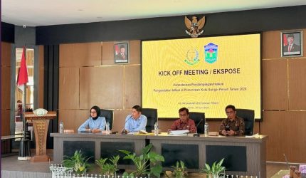 Asisten II Pemkot Sungai Penuh bersama Kejaksaan Negeri Sungai Penuh menggelar Kick Off Meeting pendampingan hukum pengendalian inflasi daerah di Aula Kejari Sungai Penuh.