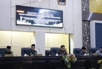 Wali Kota Alfin menghadiri rapat paripurna DPRD Sungai Penuh dengan agenda pandangan fraksi terhadap LKPJ Tahun Anggaran 2025.