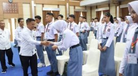 Sekda Sungai Penuh Alpian saat membuka kegiatan seleksi Paskibraka Tahun 2026 di Aula Kantor Wali Kota Sungai Penuh.